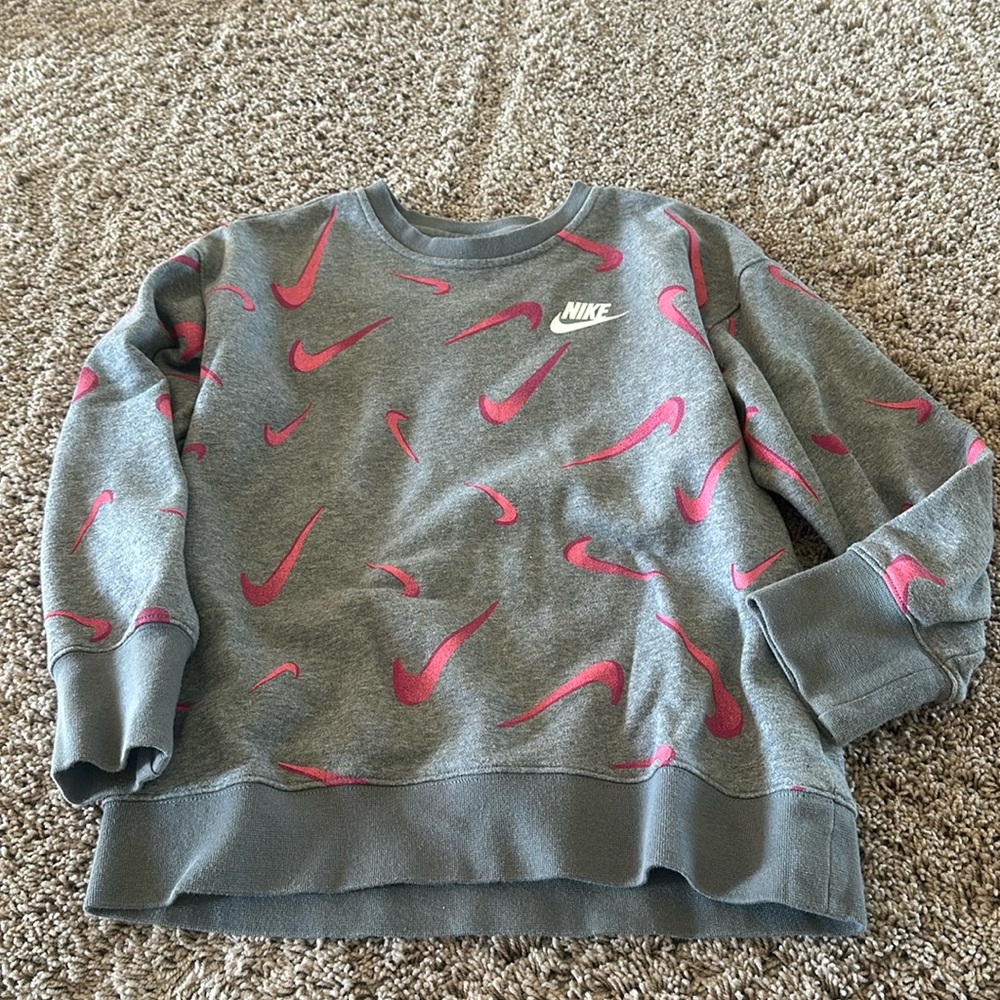 Nike sweatshirt kids medium new